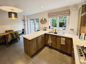 Kitchen diner- click for photo gallery